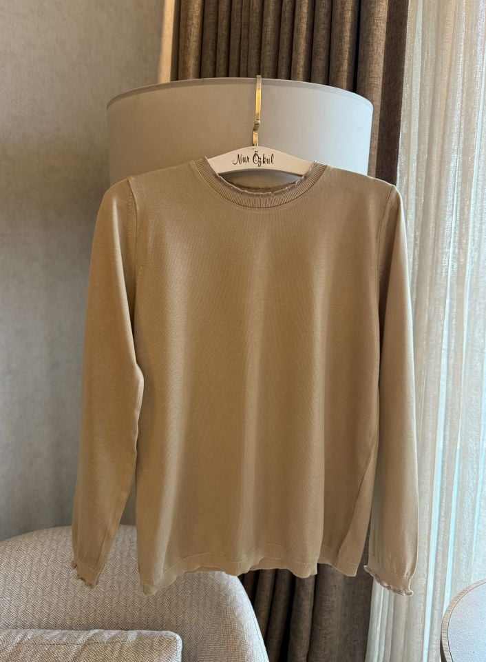 Kol ve Boyun Detaylı Kazak (Sütlü Kahve)