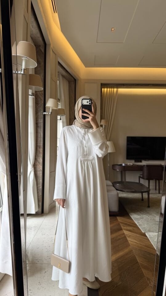 Ladure Nakışlı Keten Elbise (Beyaz)