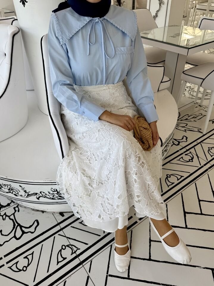 Geniş Yaka Fisto Detaylı Gömlek