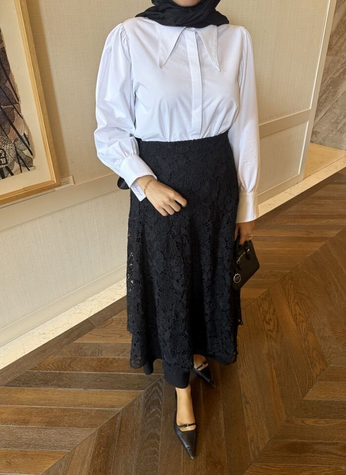 Laure Dantel Etek (Siyah)