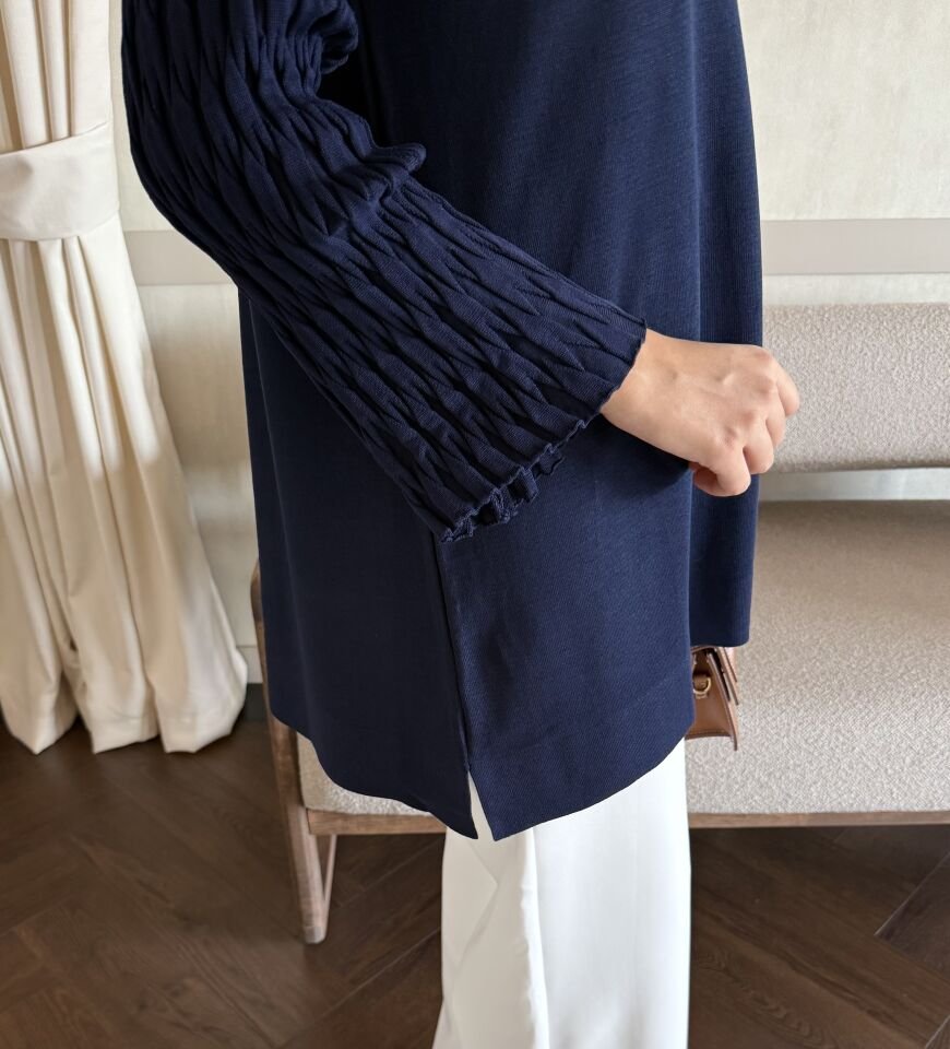 Kolları Desenli Yakalı Merserize Tunik (Lacivert)