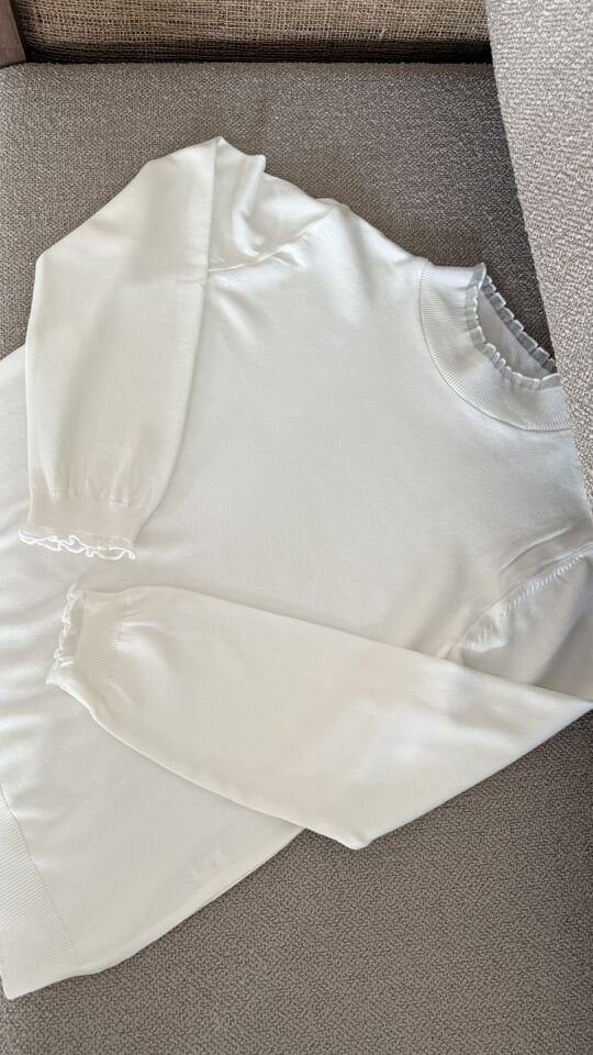 Kol ve Boyun Detaylı Kazak (Beyaz)