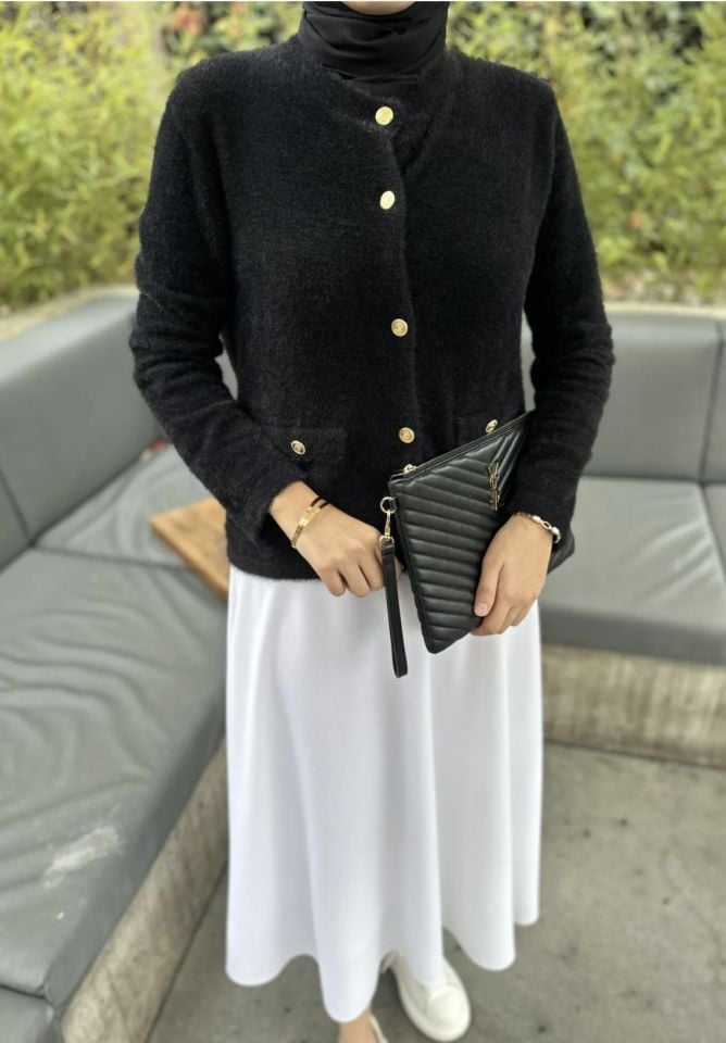 Gold Düğmeli Yumoş Hırka (Siyah)